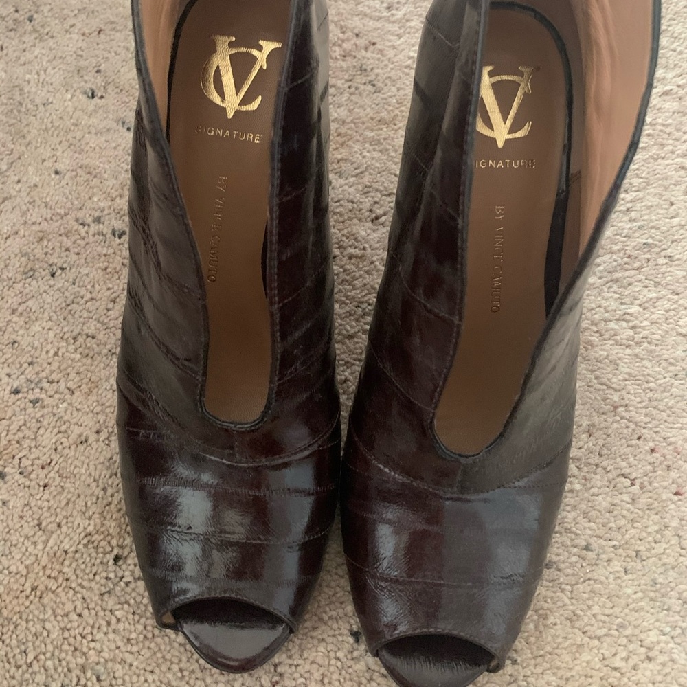 Vince Camuto Burgundy Booties
